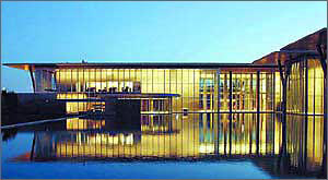 ¿_˹F(xin)ˇg(sh)^ Modern Art MuseumH